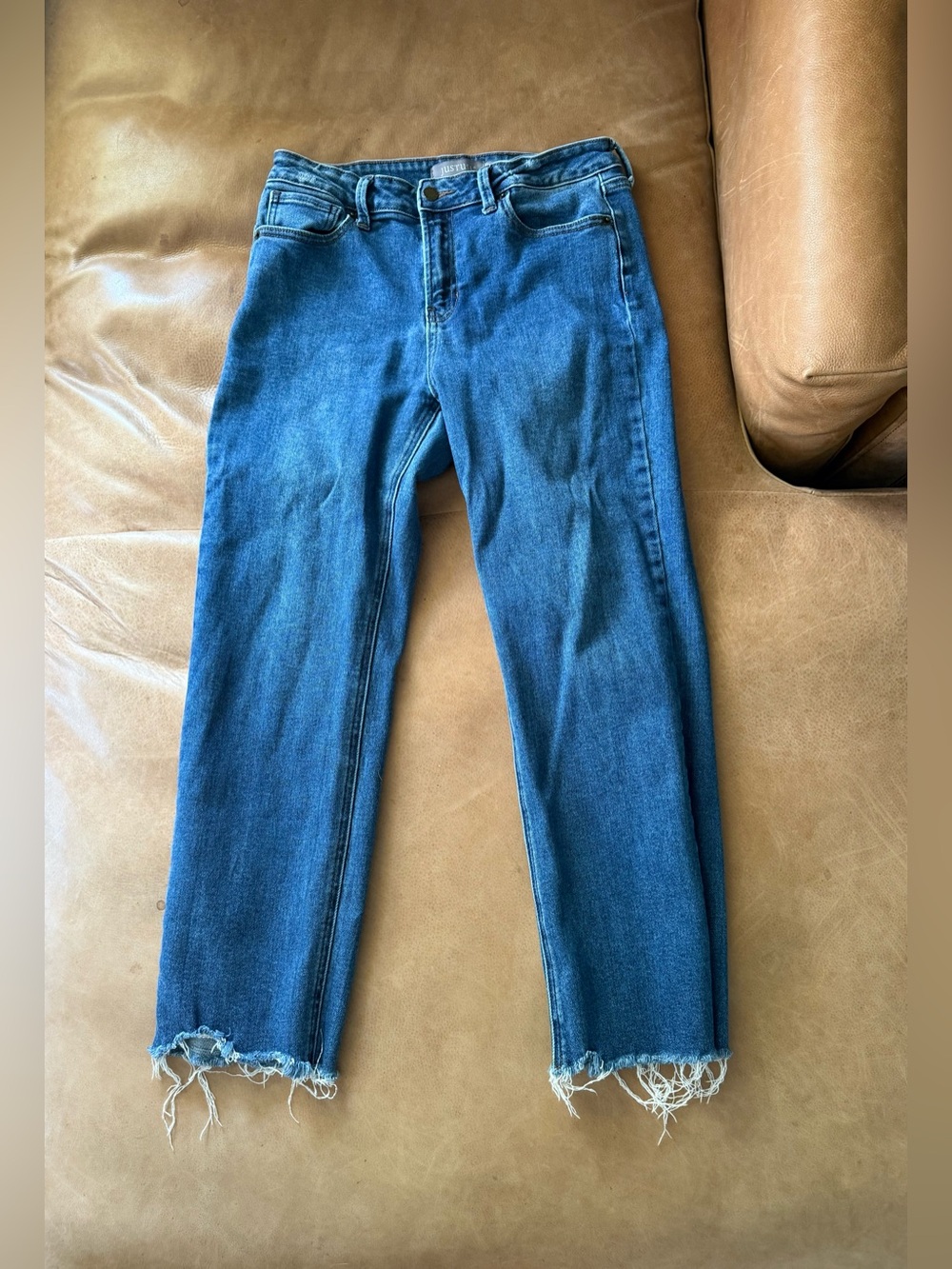 Just USA Women’s Blue Medium Wash Denim Skinny Jeans Frayed Hem Size 10